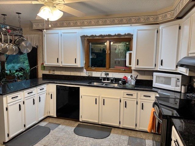 1682 Heritage Drive, Manning, SC 29102