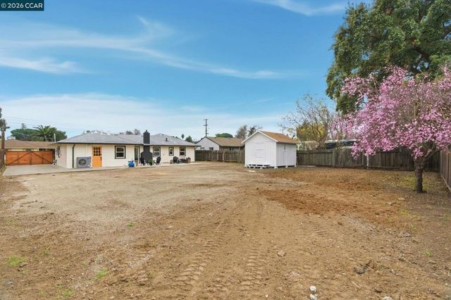 2361 2361 Bedford Rd, Concord, CA 94520