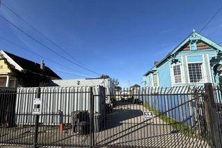 2429 2429 Market St, Oakland, CA 94607