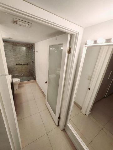 1000 Quayside Ter 408, Miami, FL 33138