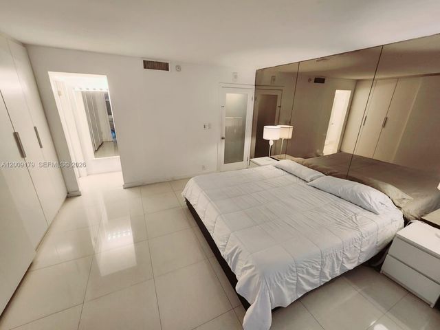 1000 Quayside Ter 408, Miami, FL 33138