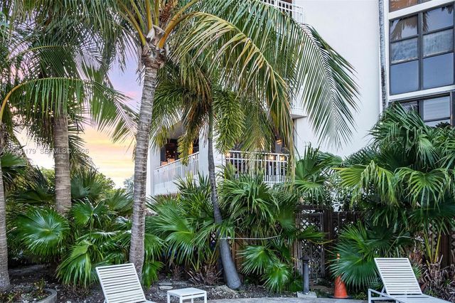 1000 Quayside Ter 408, Miami, FL 33138