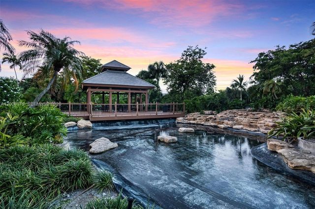 1000 Quayside Ter 408, Miami, FL 33138