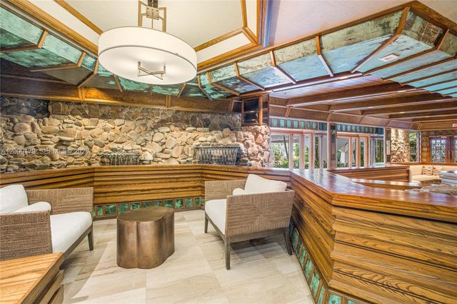 1000 Quayside Ter 408, Miami, FL 33138