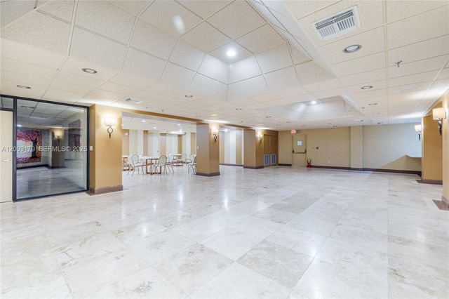 1000 Quayside Ter 408, Miami, FL 33138