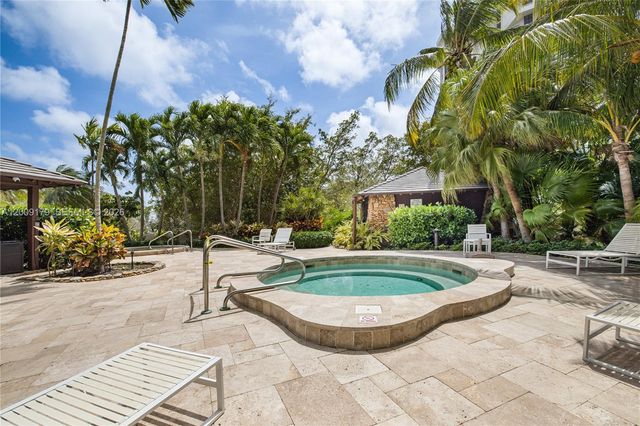 1000 Quayside Ter 408, Miami, FL 33138