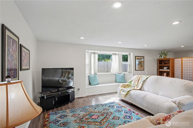 4020 N Vassault Street, Tacoma, WA 98407