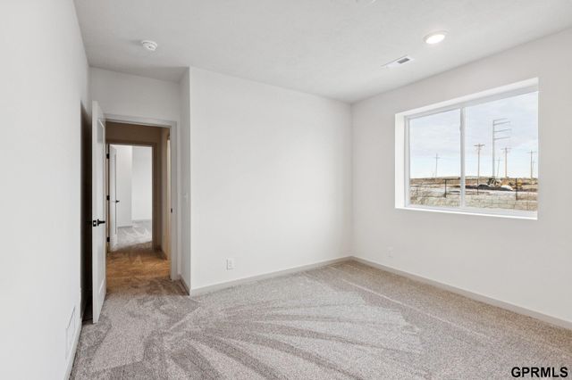 20108 R Street, Omaha, NE 68135