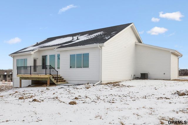 20108 R Street, Omaha, NE 68135