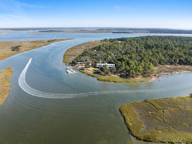10 Beachview Lane, Edisto Island, SC 29438