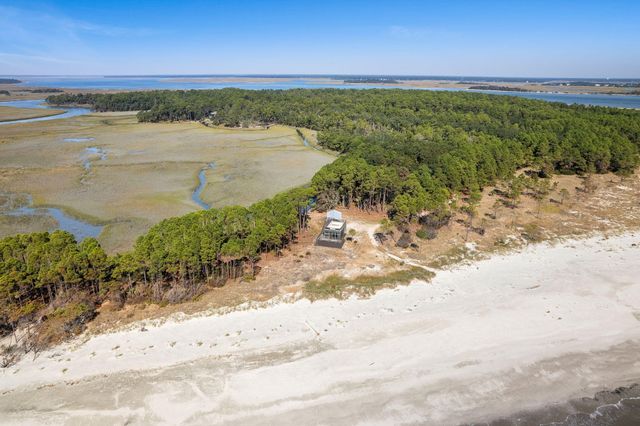 10 Beachview Lane, Edisto Island, SC 29438