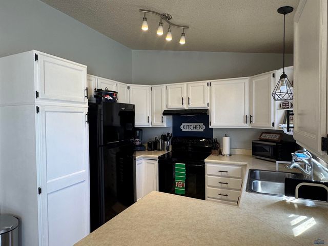 4607 SERENITY CT, Rapid City, SD 57703