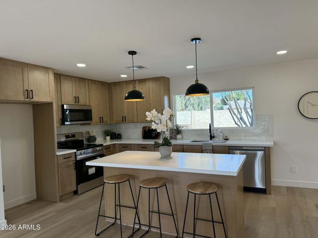 4050 E SACATON Street, Phoenix, AZ 85044