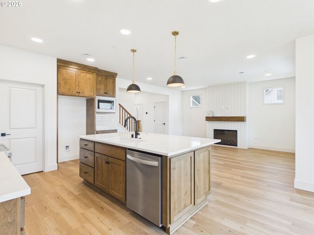 4220 N LUNA Ln, Ridgefield, WA 98642