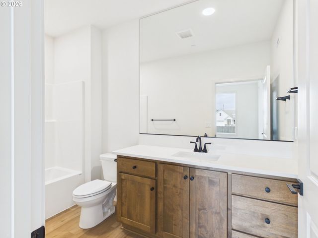 4220 N LUNA Ln, Ridgefield, WA 98642