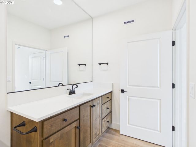 4220 N LUNA Ln, Ridgefield, WA 98642
