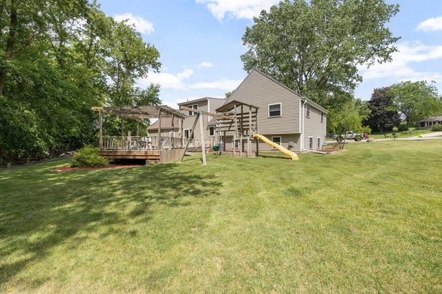 571 S Ridge COURT, Colgate, WI 53017