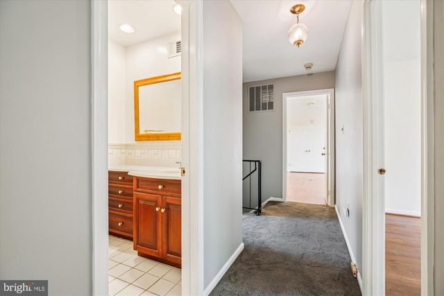 8112 BUCKSPARK LN E, Potomac, MD 20854