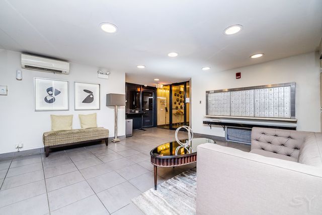 1339 N Dearborn Street 15A, Chicago, IL 60610