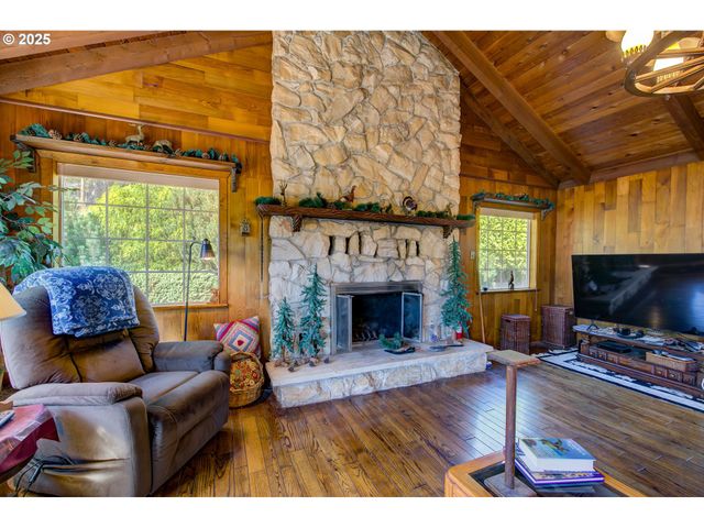 35539 LITTLE WALLUSKI Ln, Astoria, OR 97103