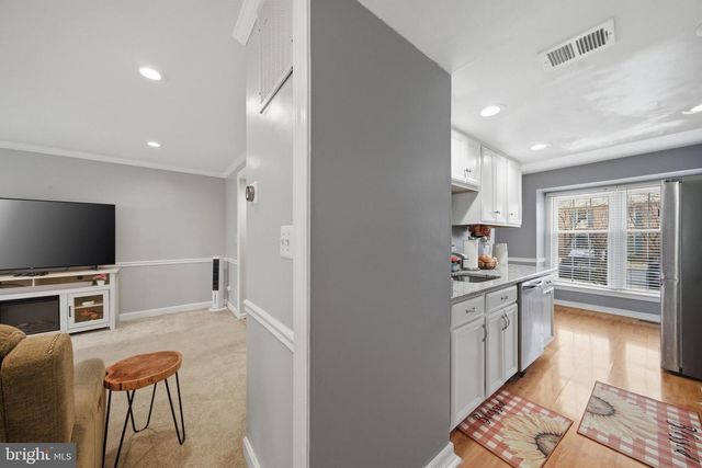 10025 MAPLE LEAF DR, Gaithersburg, MD 20886