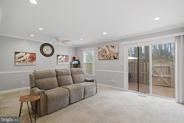 10025 MAPLE LEAF DR, Gaithersburg, MD 20886