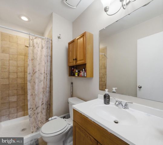 10025 MAPLE LEAF DR, Gaithersburg, MD 20886