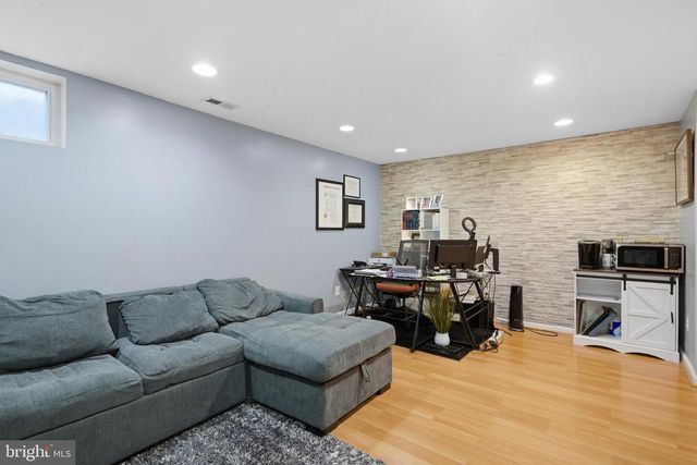 10025 MAPLE LEAF DR, Gaithersburg, MD 20886