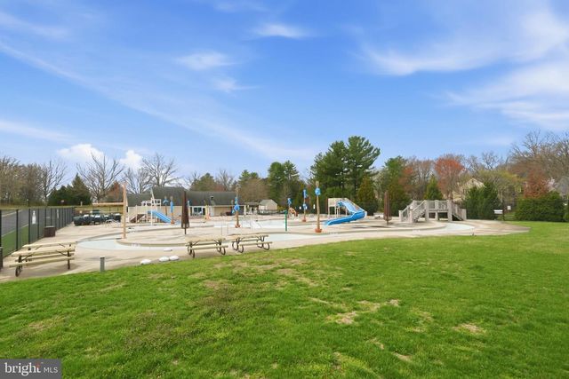 10025 MAPLE LEAF DR, Gaithersburg, MD 20886