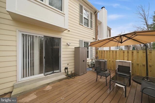 10025 MAPLE LEAF DR, Gaithersburg, MD 20886