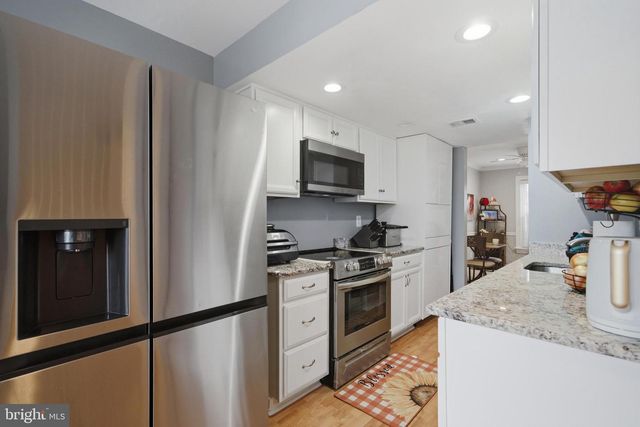 10025 MAPLE LEAF DR, Gaithersburg, MD 20886