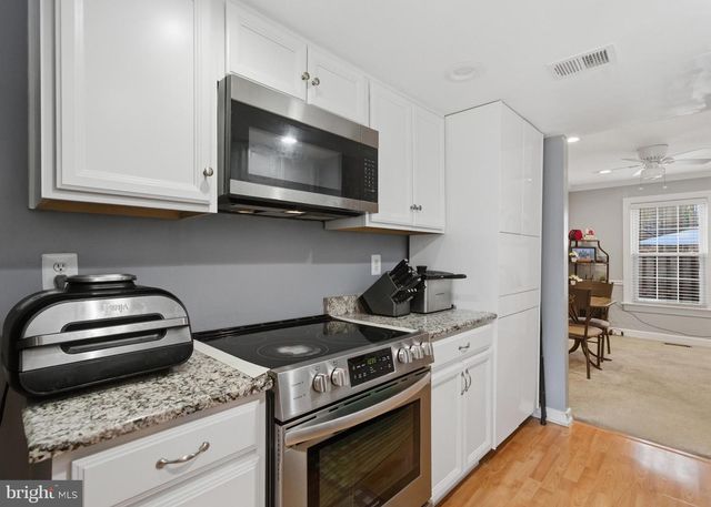 10025 MAPLE LEAF DR, Gaithersburg, MD 20886