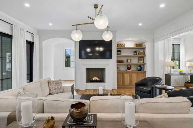 328 Kelly Glenn Ct, Brentwood, TN 37027