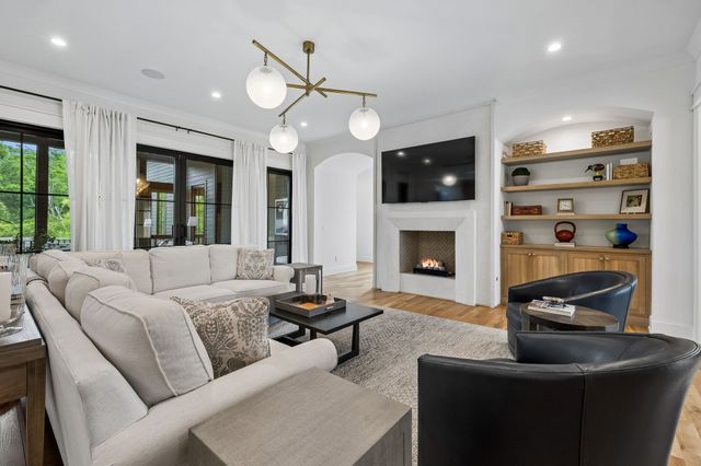 328 Kelly Glenn Ct, Brentwood, TN 37027