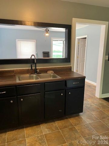 406 River Drive, Gaffney, SC 29340