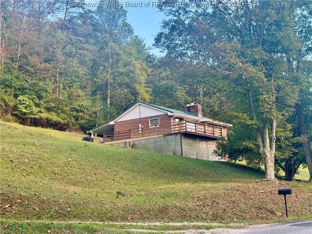 3028 Frame Road, Elkview, WV 25071