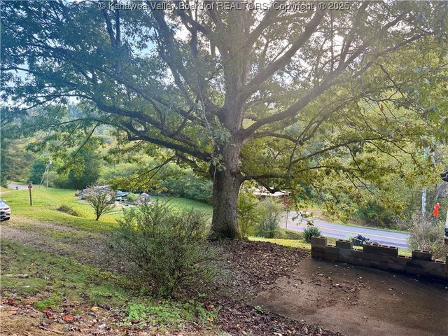 3028 Frame Road, Elkview, WV 25071