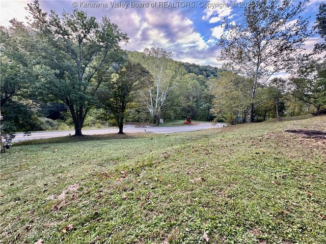 3028 Frame Road, Elkview, WV 25071