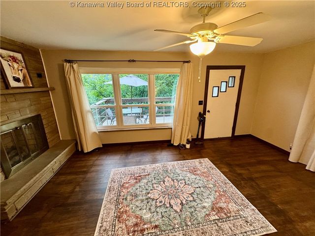 3028 Frame Road, Elkview, WV 25071