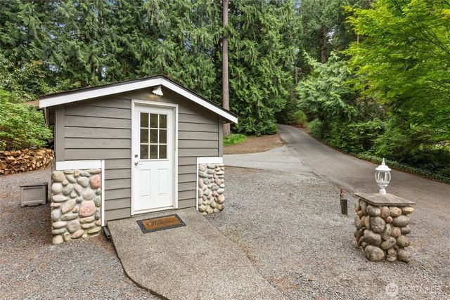 5627 W Flowing Lake Road, Snohomish, WA 98290