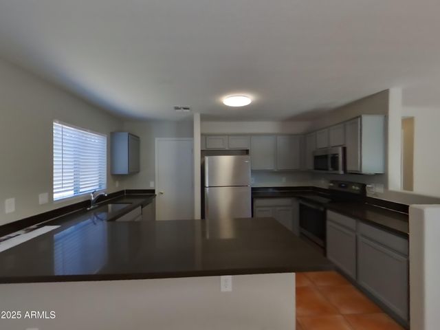 10625 W MONTE VISTA Road, Avondale, AZ 85392