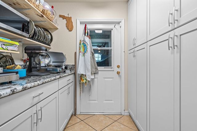 1360 Lake Josephine Drive, Out Of Area, FL 33875