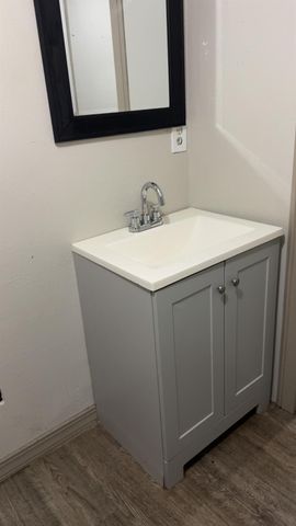 64 Neyland Street, Houston, TX 77022