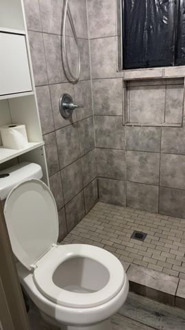 64 Neyland Street, Houston, TX 77022