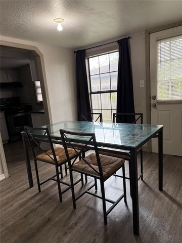 64 Neyland Street, Houston, TX 77022