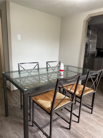 64 Neyland Street, Houston, TX 77022