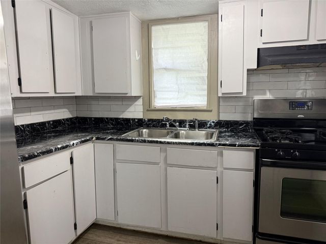 64 Neyland Street, Houston, TX 77022