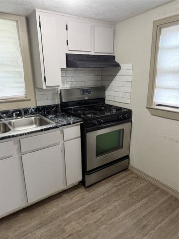 64 Neyland Street, Houston, TX 77022