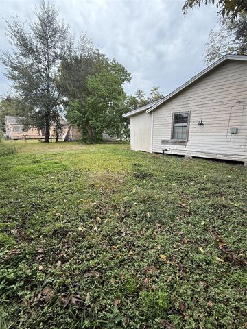 64 Neyland Street, Houston, TX 77022