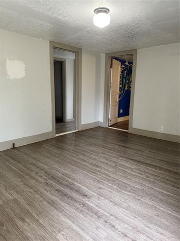 64 Neyland Street, Houston, TX 77022